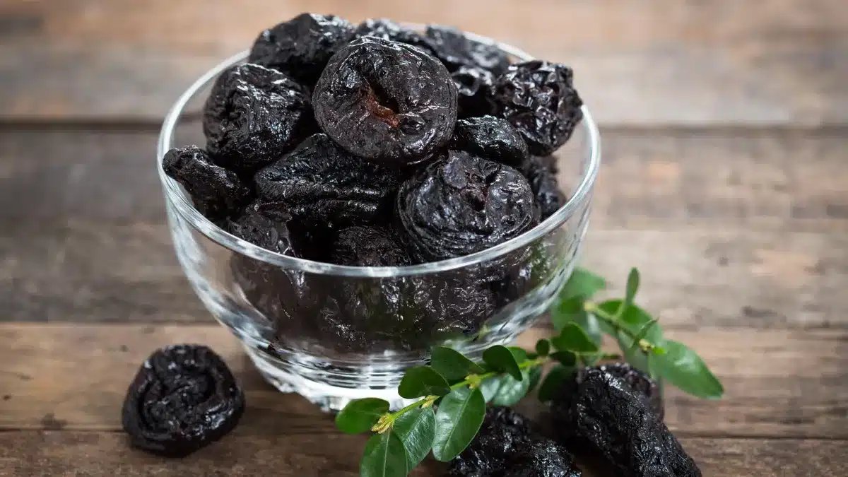 Are 3 prunes a day enough? - FoodNutra